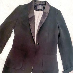 Black chic blazer